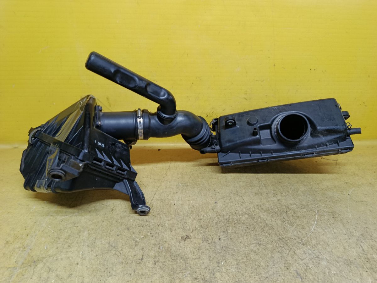 Корпус воздушного фильтра на Subaru Legacy Lancaster BH9 EJ254 Фото 2