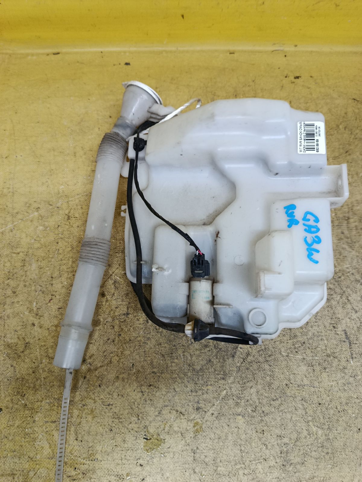 Бачок омывателя на Mitsubishi Rvr GA3W Фото 1