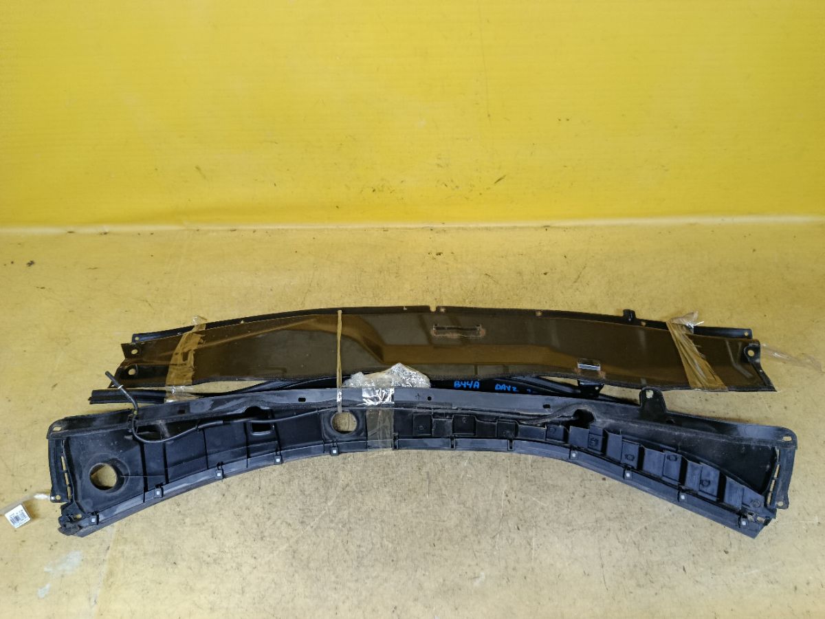 Решетка под лобовое стекло 66862-7NA0A на Nissan Dayz B44A Фото 2