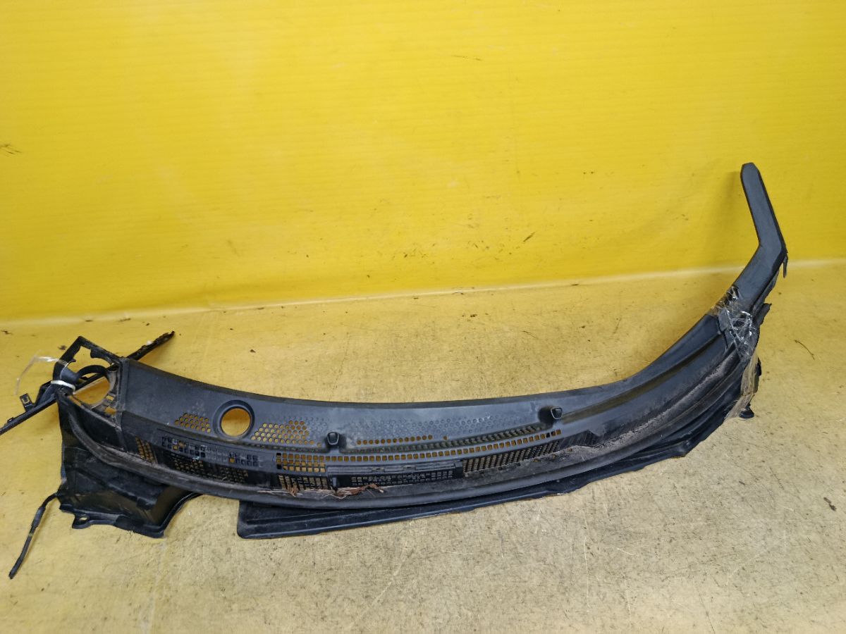 Решетка под лобовое стекло 74200-SYY-00-50 на Honda Freed GB3 Фото 1