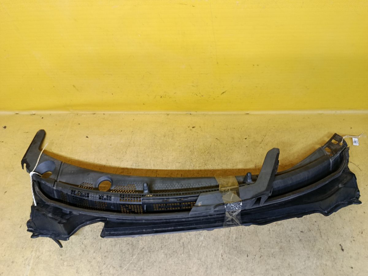 Решетка под лобовое стекло 74200-SYY-00-50 на Honda Freed GB3 Фото 1