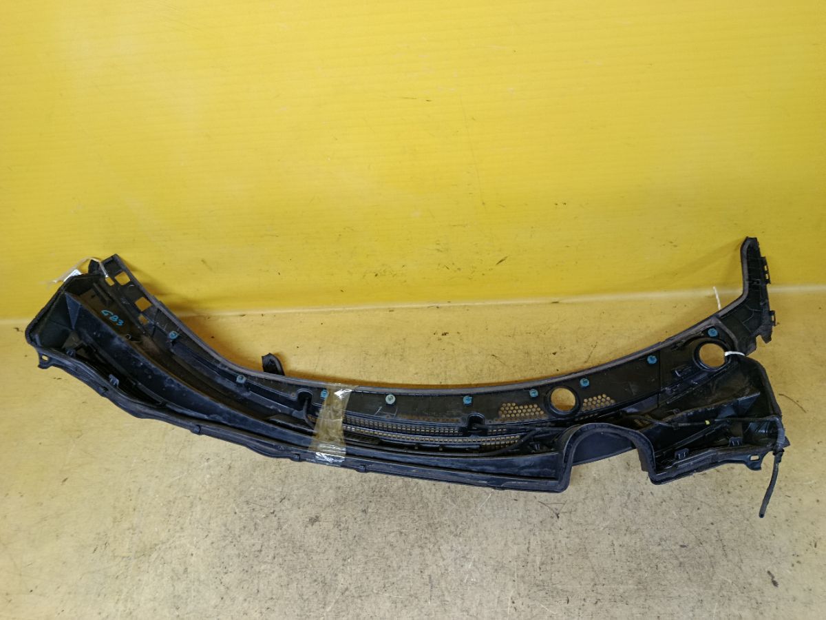 Решетка под лобовое стекло 74200-SYY-00-50 на Honda Freed GB3 Фото 3