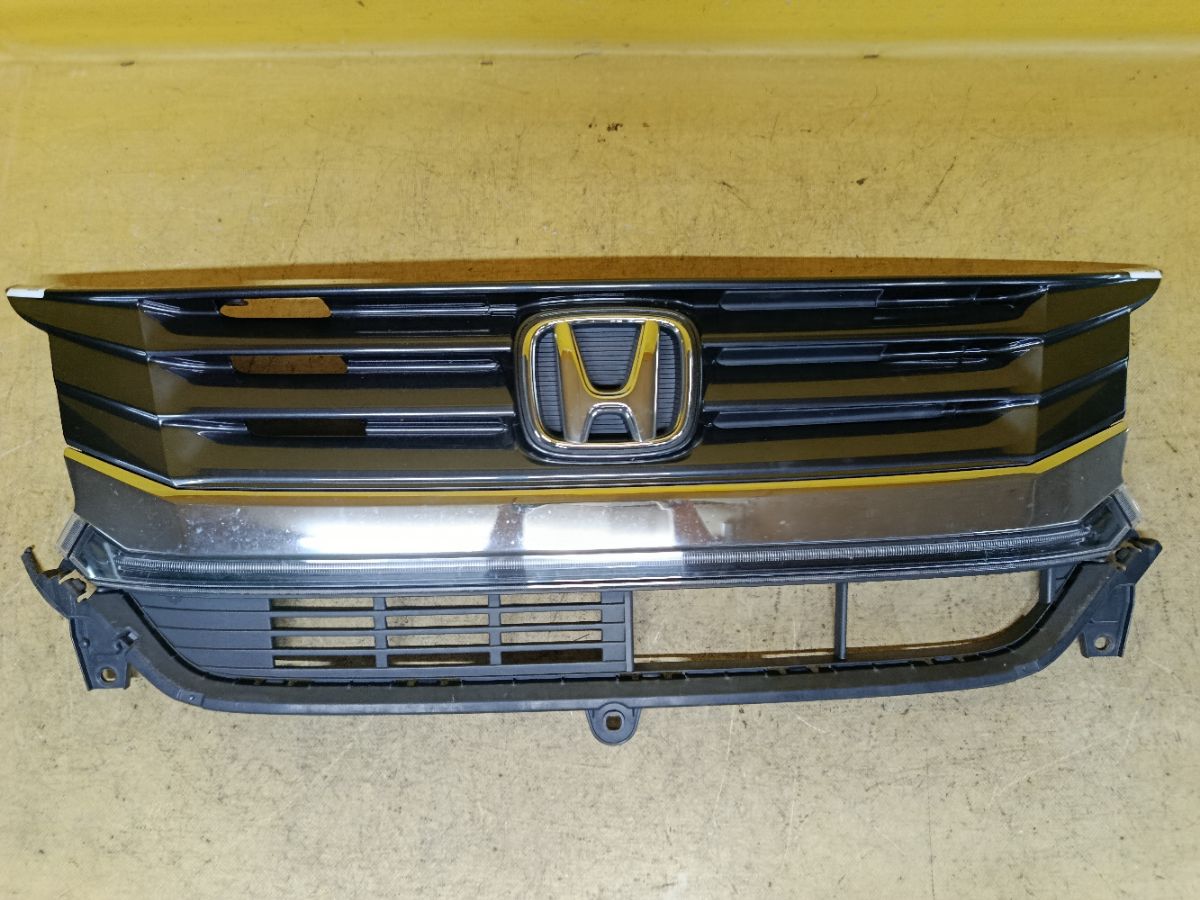 Решетка радиатора 71125-T6G-J01-M1 на Honda N-Wgn JH1 Фото 1
