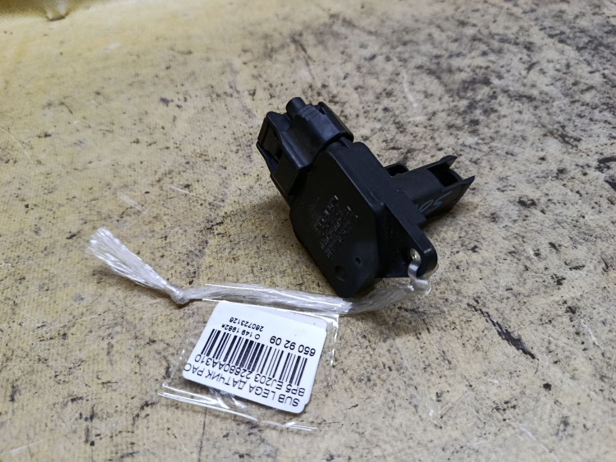 Датчик расхода воздуха 22680AA310, DK-AF198 на Subaru Legacy Wagon BP5 EJ203 Фото 1