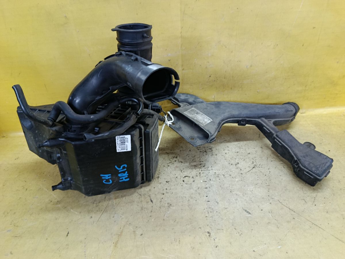 Корпус воздушного фильтра 16528ED000 на Nissan Tiida C11 HR15DE Фото 1