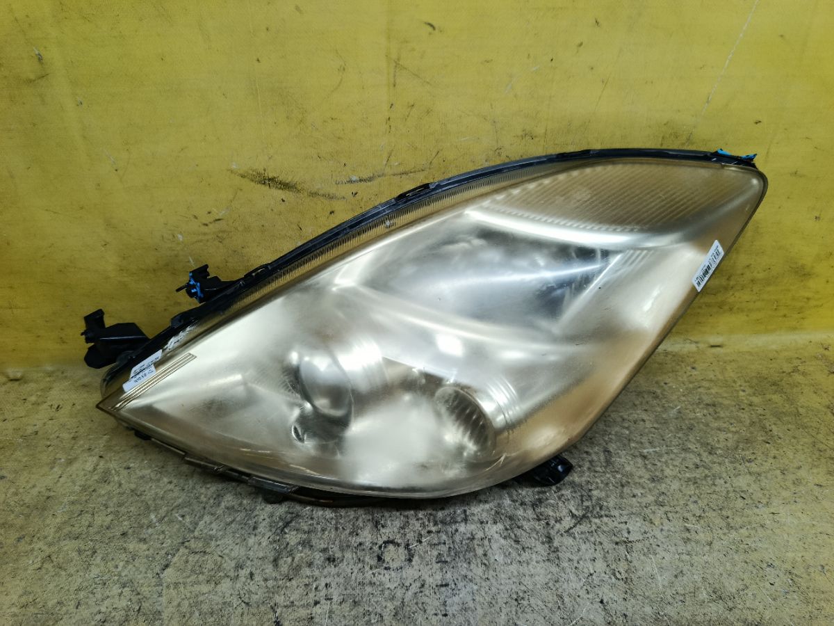 Фара 44-68 44-68 на Toyota Isis ZGM10G Фото 1