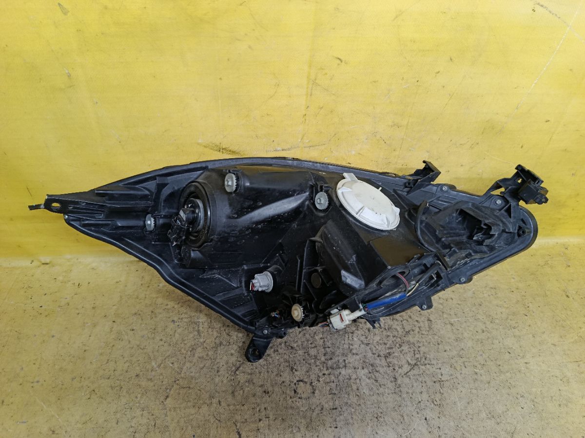 Фара 44-68 44-68 на Toyota Isis ZGM10G Фото 4