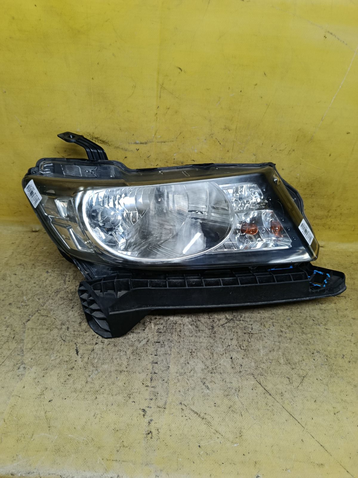 Фара 100-22068 100-22068 на Honda Freed Spike GB3 Фото 1