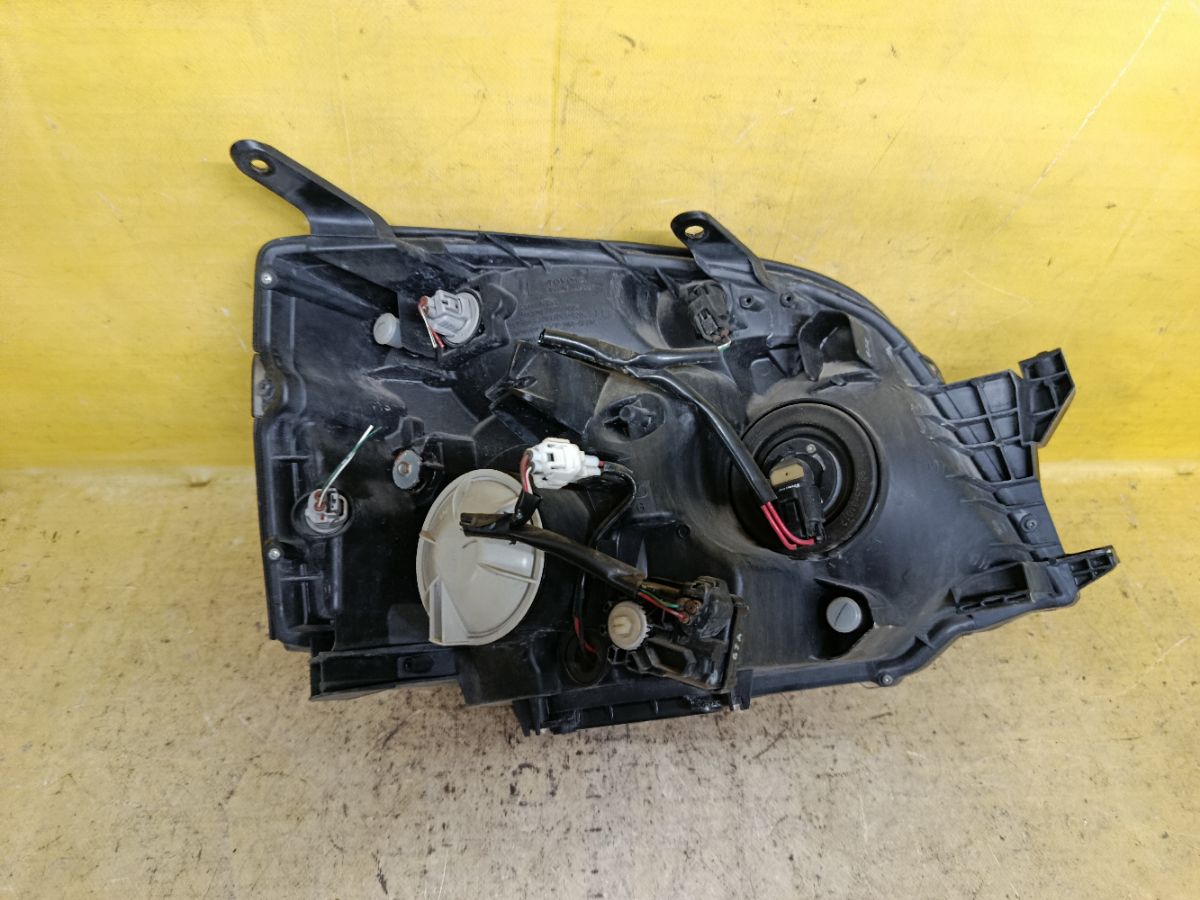 Фара 28-183 28-183 на Toyota Voxy AZR60G Фото 2