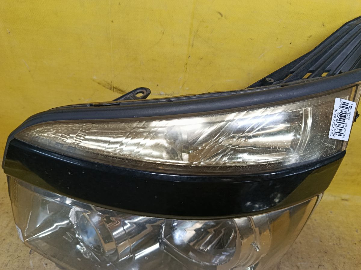 Фара 28-203 28-203 на Toyota Voxy ZRR70G Фото 2