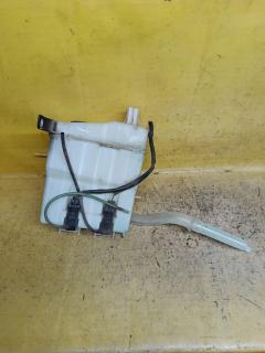 Бачок омывателя 060851-073 на Toyota Noah ZRR70G Фото 2
