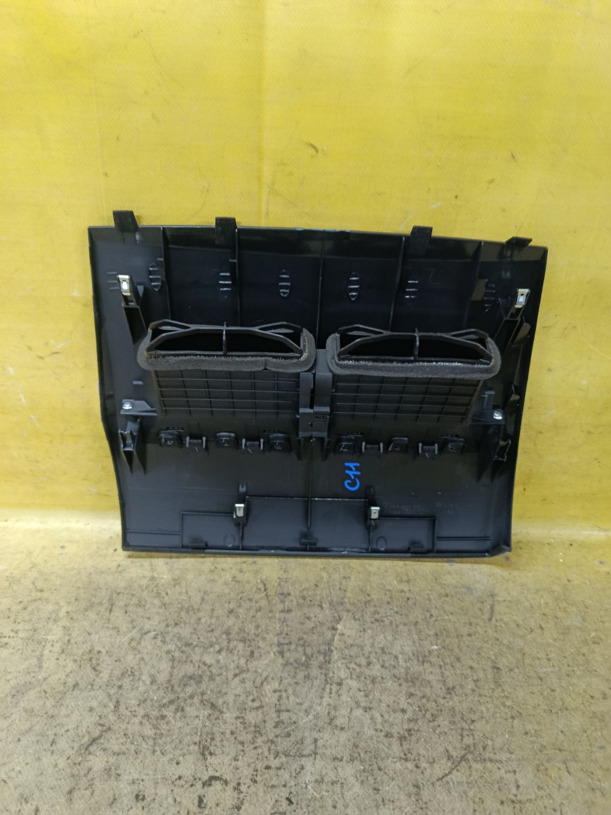 Воздуховод 68414-ED000 на Nissan Tiida C11 Фото 3
