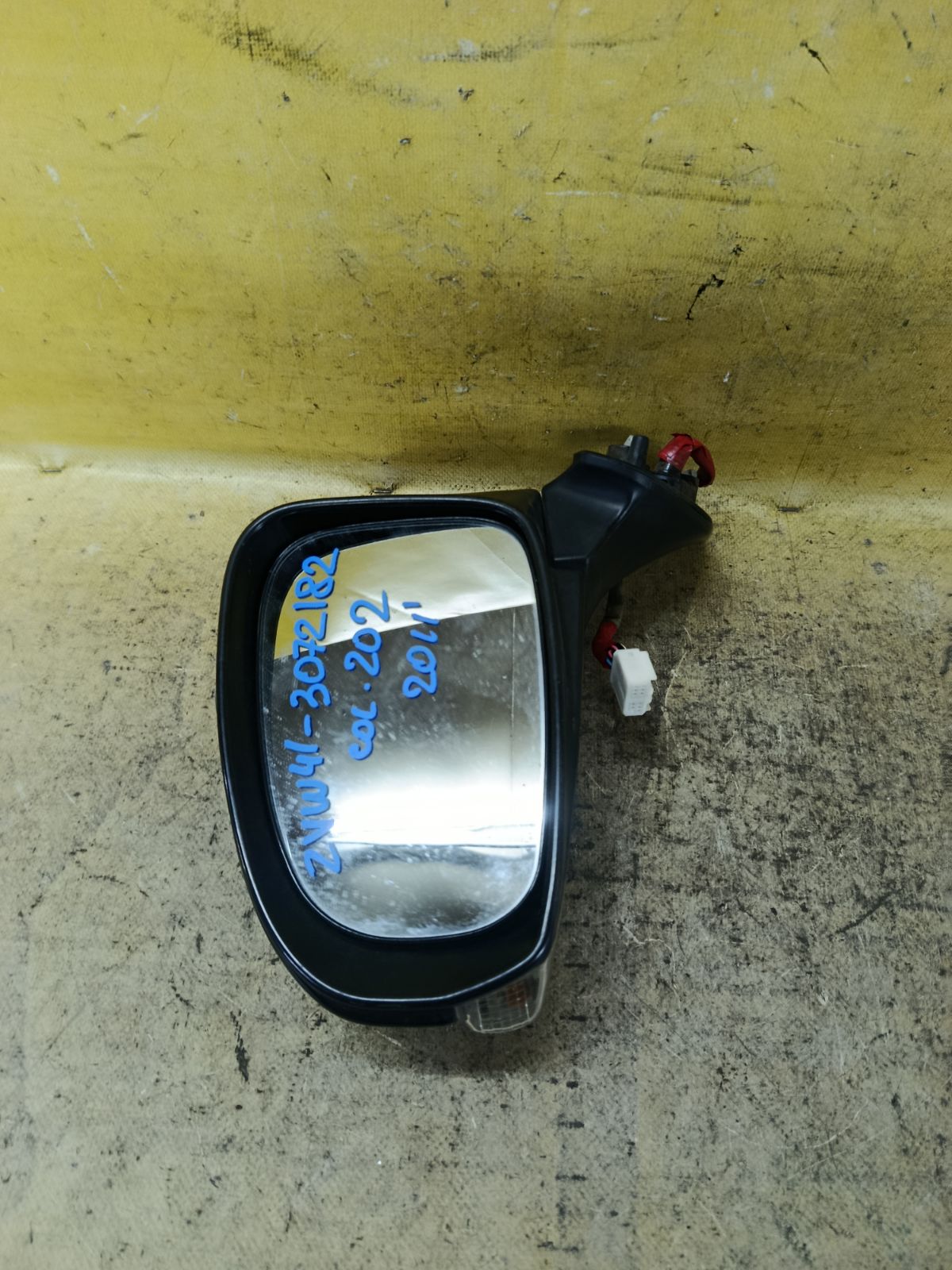 Зеркало двери боковой на Toyota Prius Alpha ZVW41W Фото 4