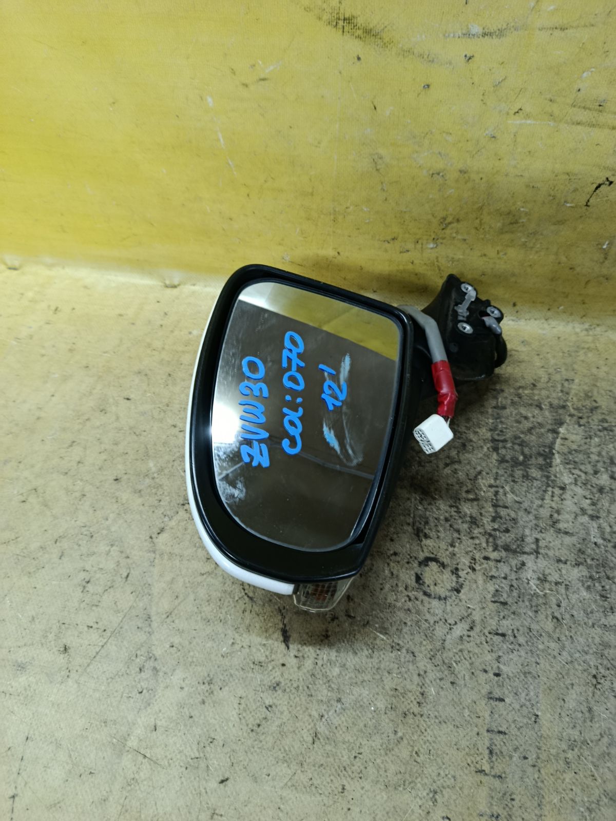 Зеркало двери боковой на Toyota Prius ZVW30 Фото 4