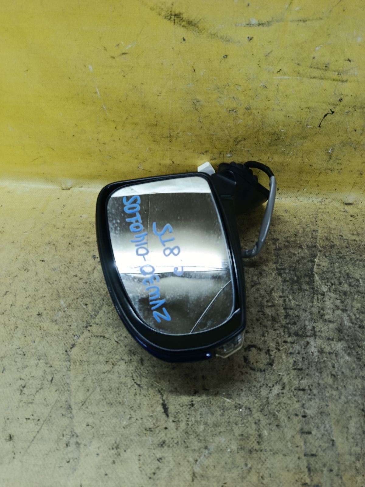 Зеркало двери боковой на Toyota Prius ZVW30 Фото 5