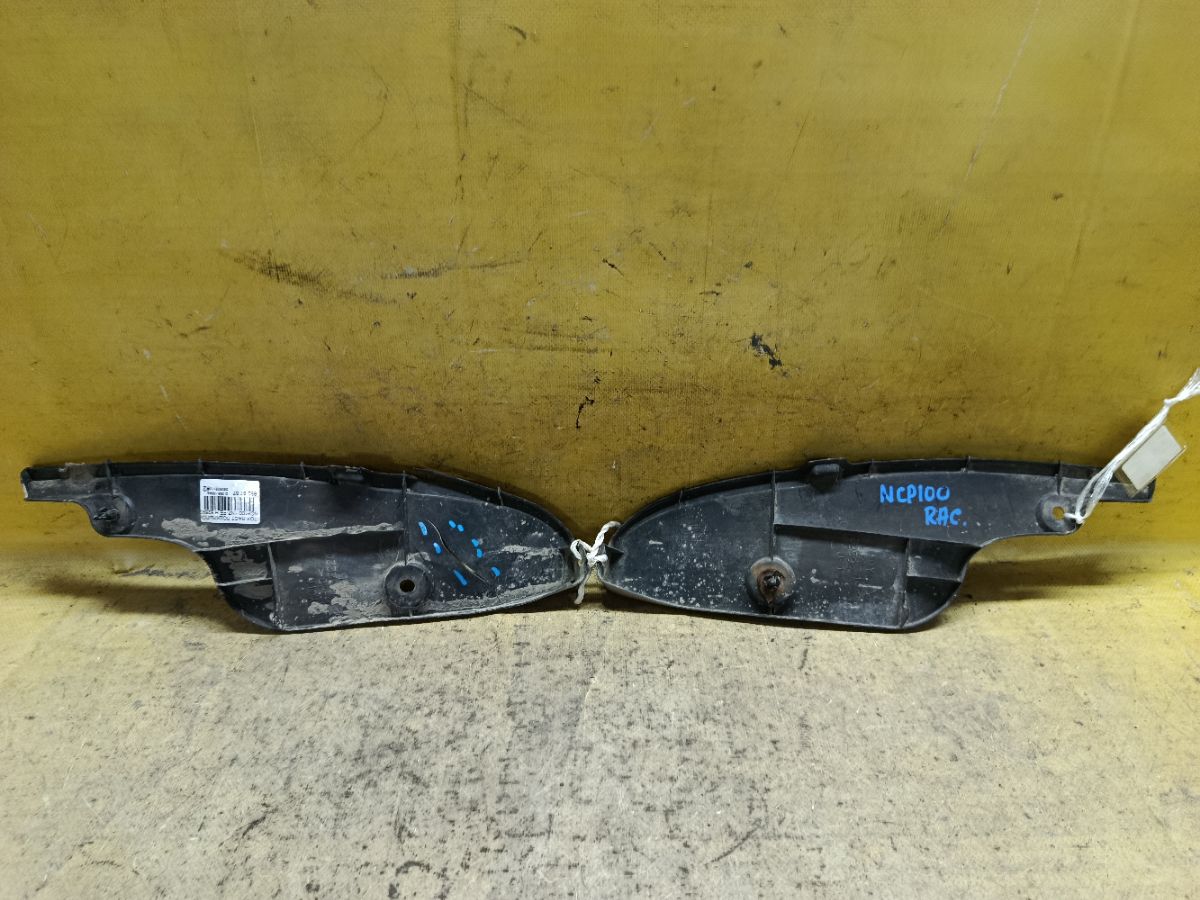 Подкрылок 52592-52210, 52591-52220 на Toyota Ractis NCP100 1NZ-FE Фото 2