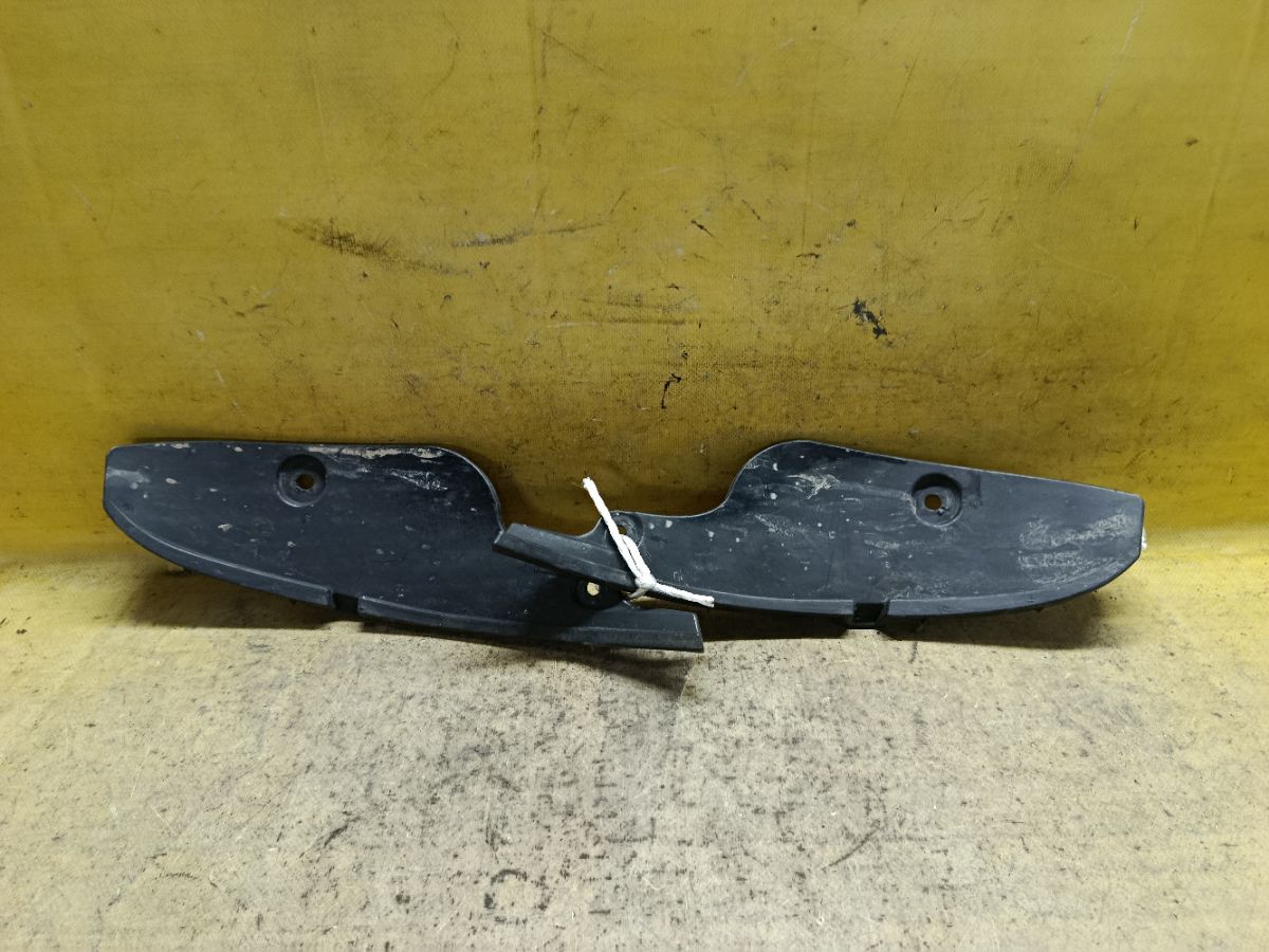 Подкрылок 52592-52210, 52591-52220 на Toyota Ractis NCP100 1NZ-FE Фото 2