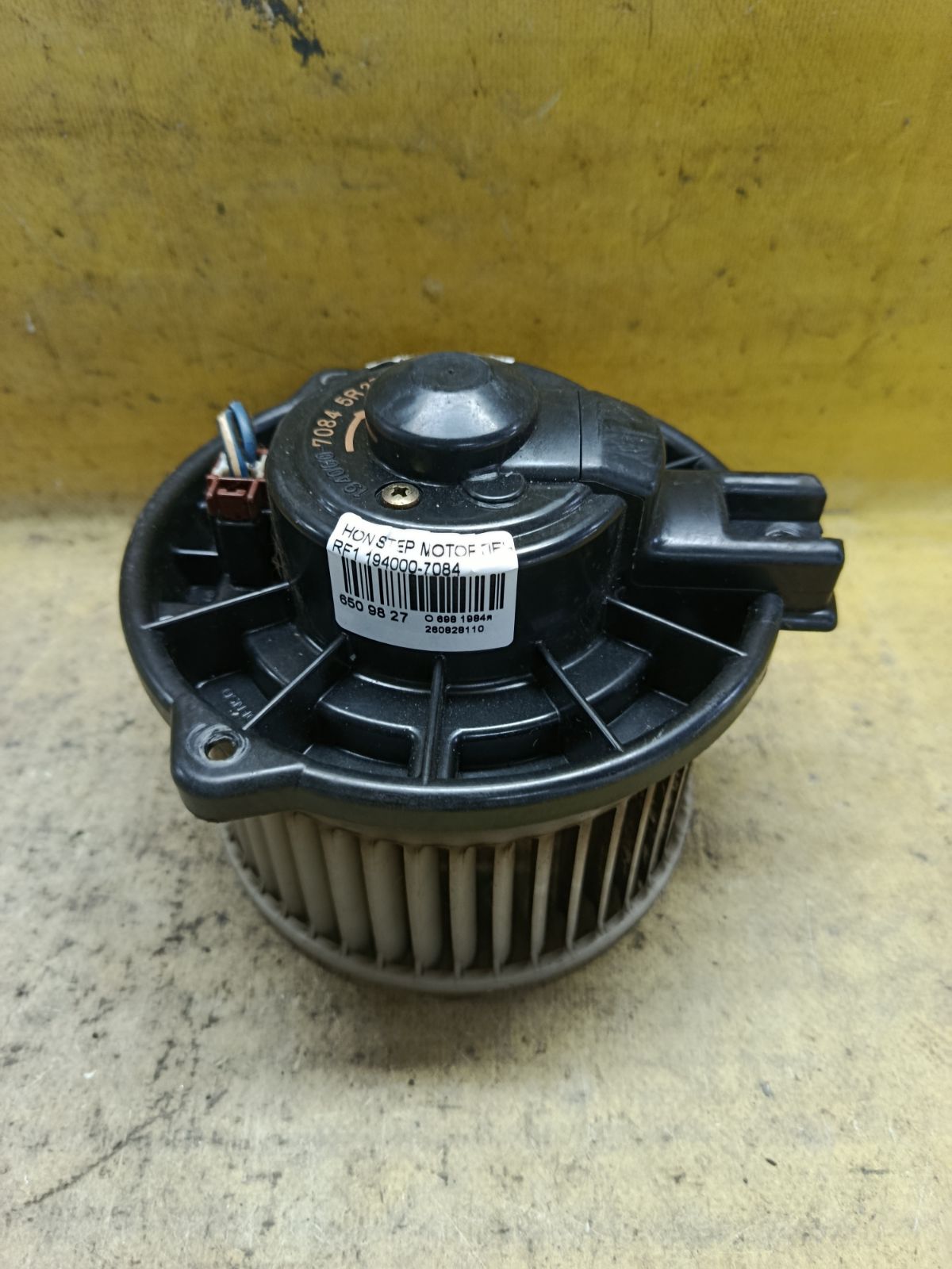 Мотор печки на Honda Stepwgn RF1 Фото 1