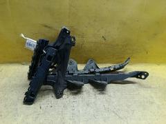 Крепление бампера на Honda Stepwgn RK5, Переднее расположение