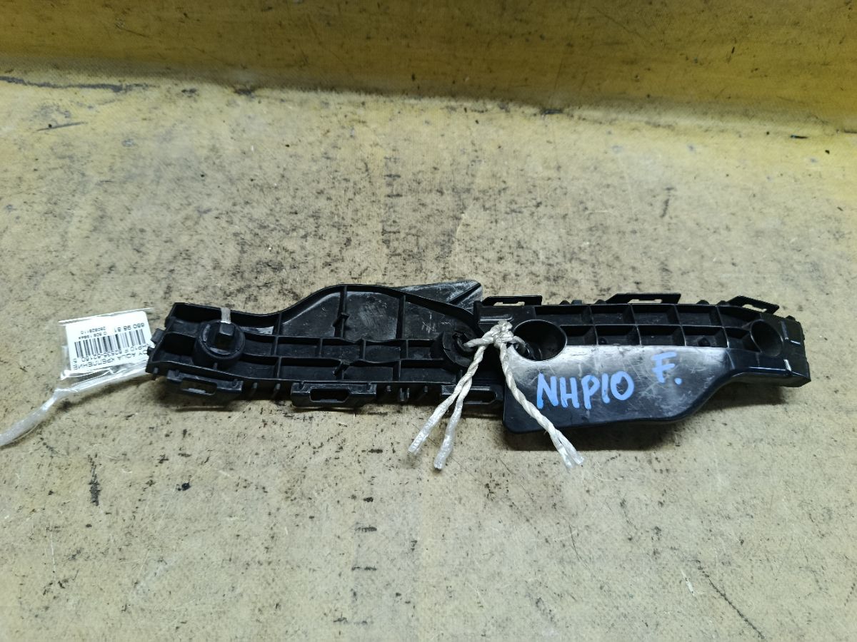 Крепление бампера 52535-52150, 52536-52110 на Toyota Aqua NHP10 Фото 2