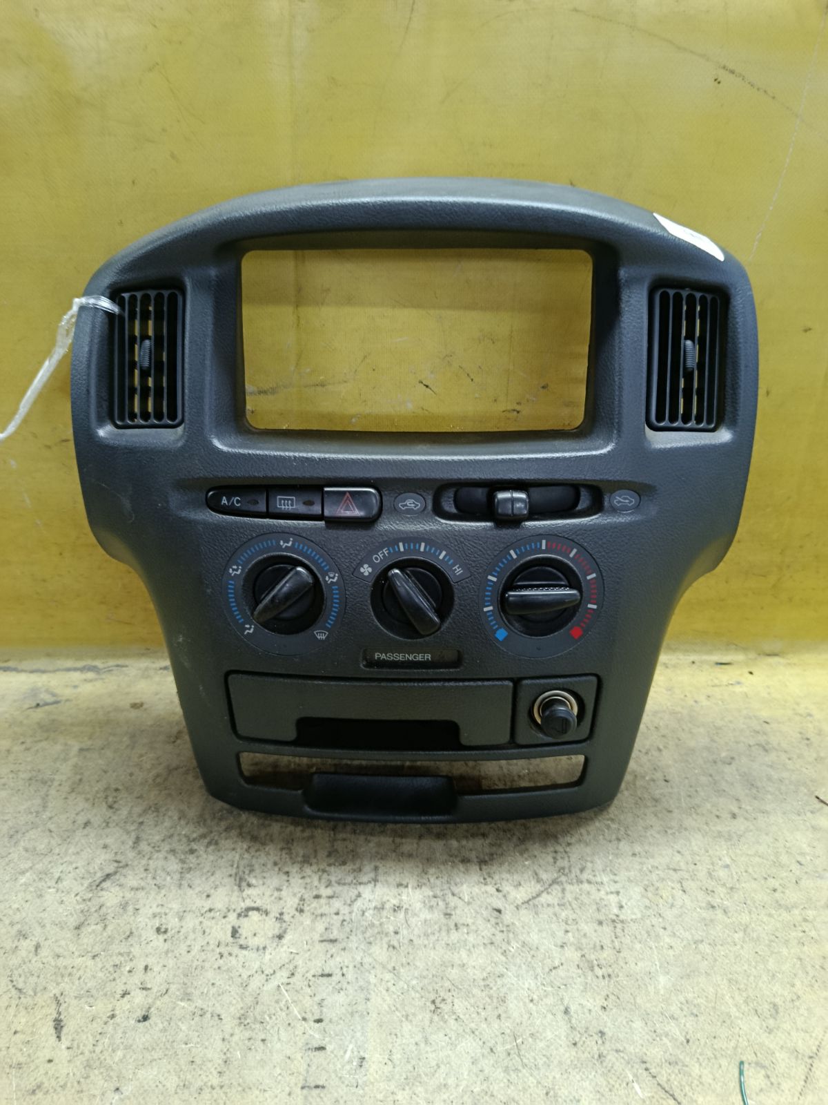 Блок управления климатконтроля 55405-52190 на Toyota Probox NCP51V 1NZ-FE Фото 1