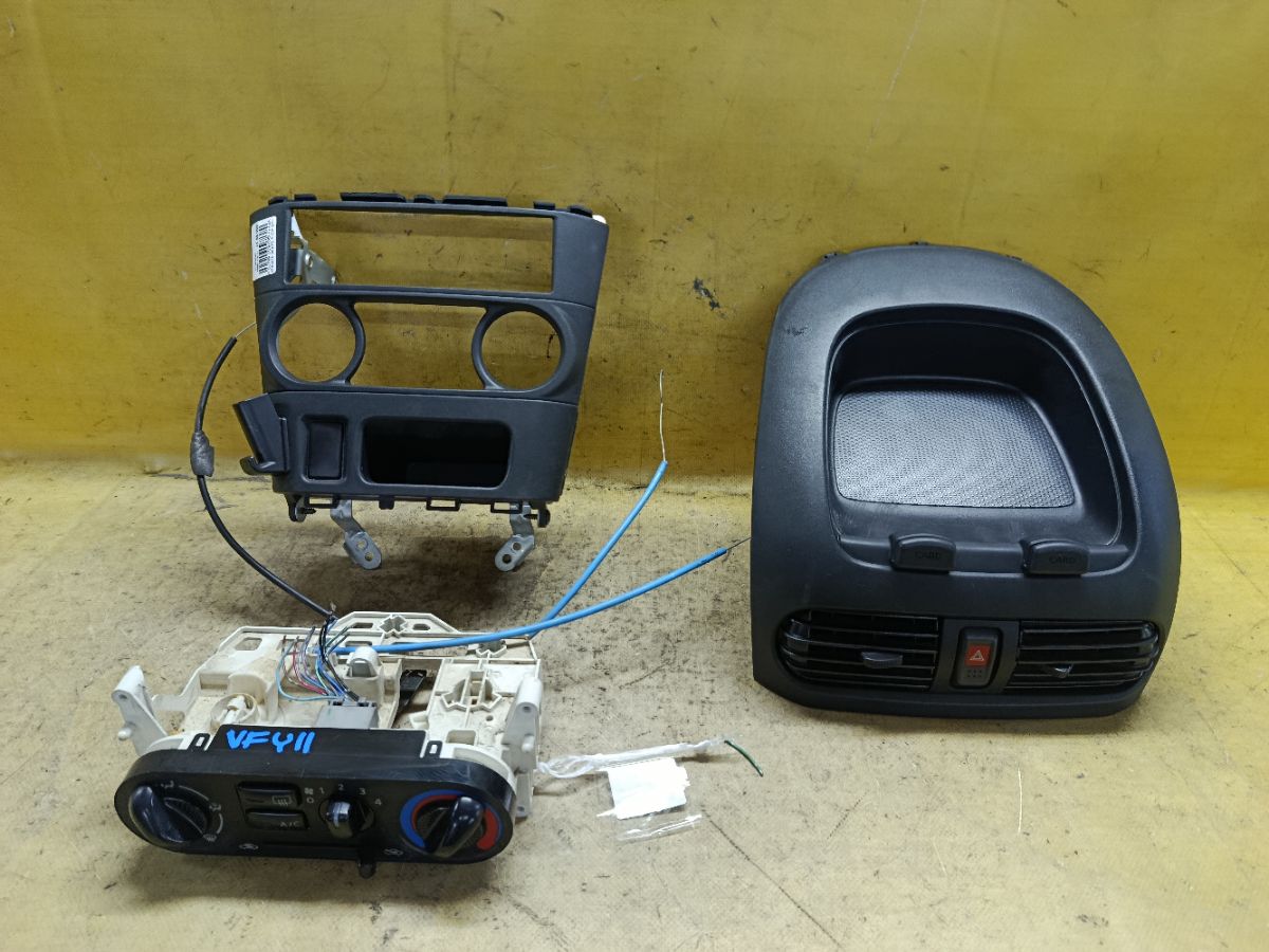 Блок управления климатконтроля 68470-WD200, 68260-WD200 на Nissan Ad Van VFY11 QG15DE Фото 1