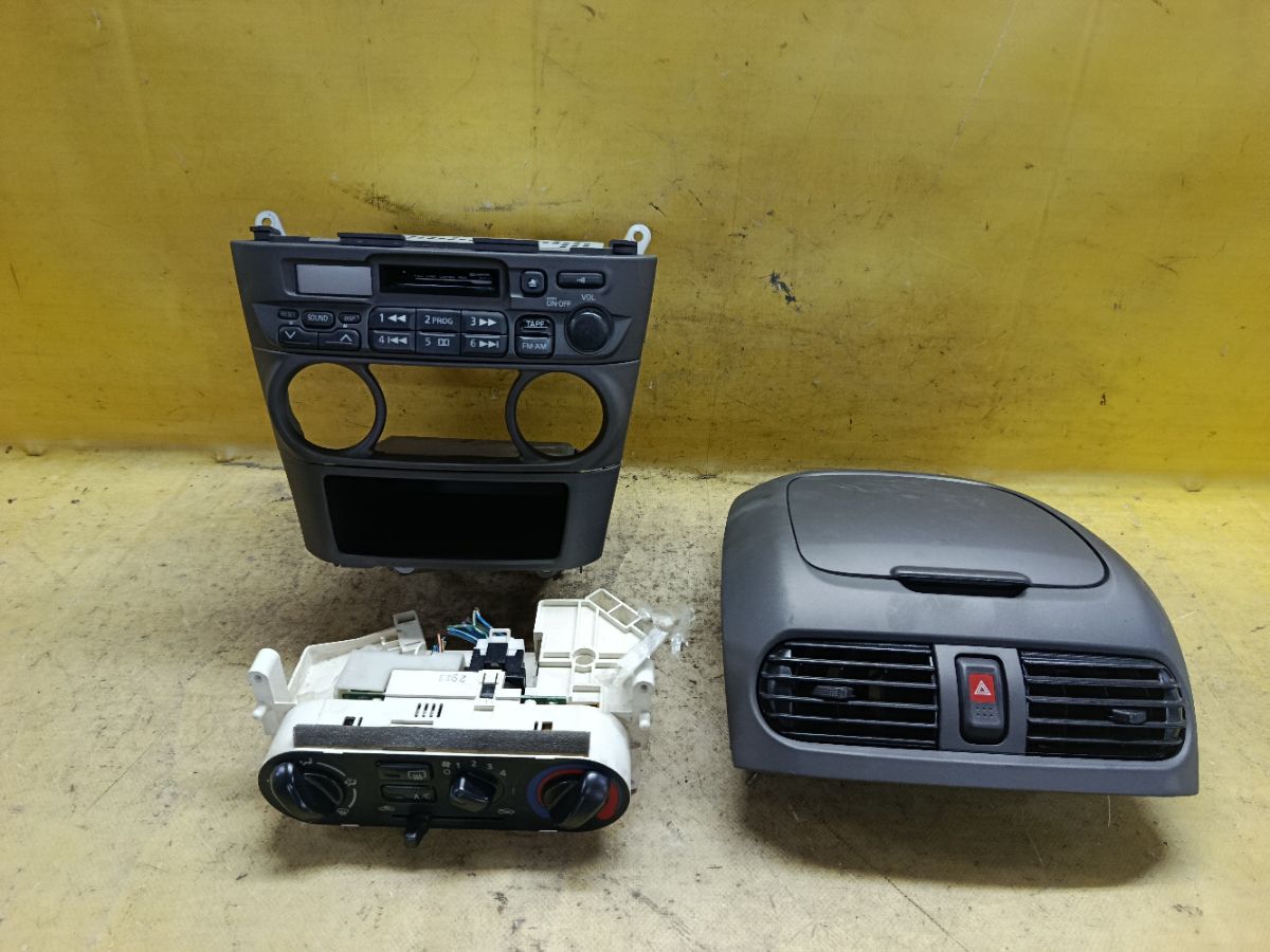 Блок управления климатконтроля 28111-8N000 на Nissan Sunny FB15 QG15DE Фото 1