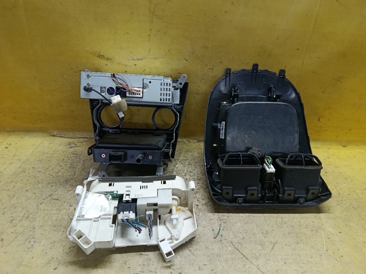 Блок управления климатконтроля 28111-8N000 на Nissan Sunny FB15 QG15DE Фото 2