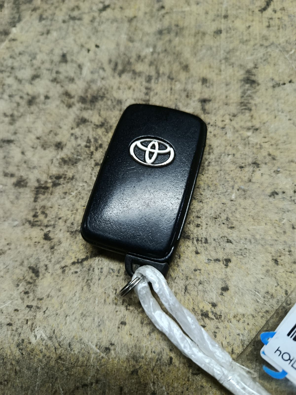 Чип-ключ на Toyota Avensis ZRT272 Фото 2
