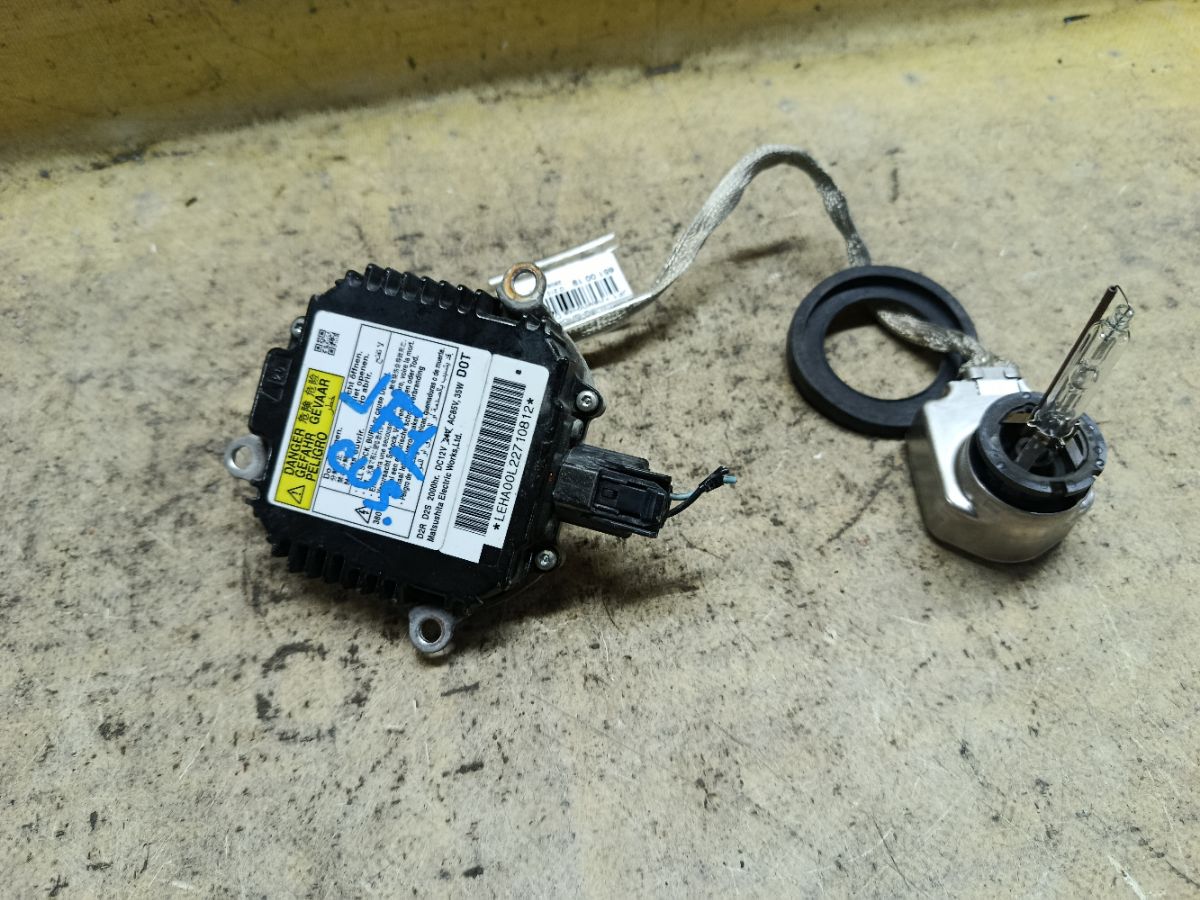 Блок розжига ксенона на Honda N-Box JF1 Фото 2