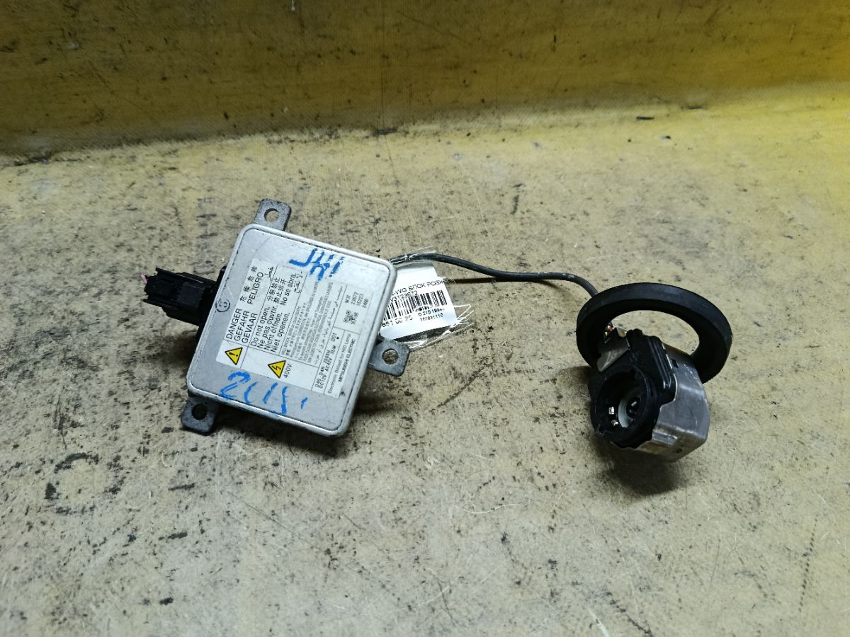 Блок розжига ксенона на Honda N-Wgn JH1 Фото 2