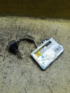 Блок розжига ксенона на Toyota Isis ANM10G 85967-41010