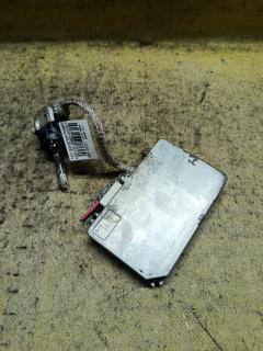 Блок розжига ксенона 85967-41010 на Toyota Isis ANM10G Фото 2