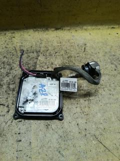 Блок розжига ксенона на Toyota Noah AZR60G 85967-52030