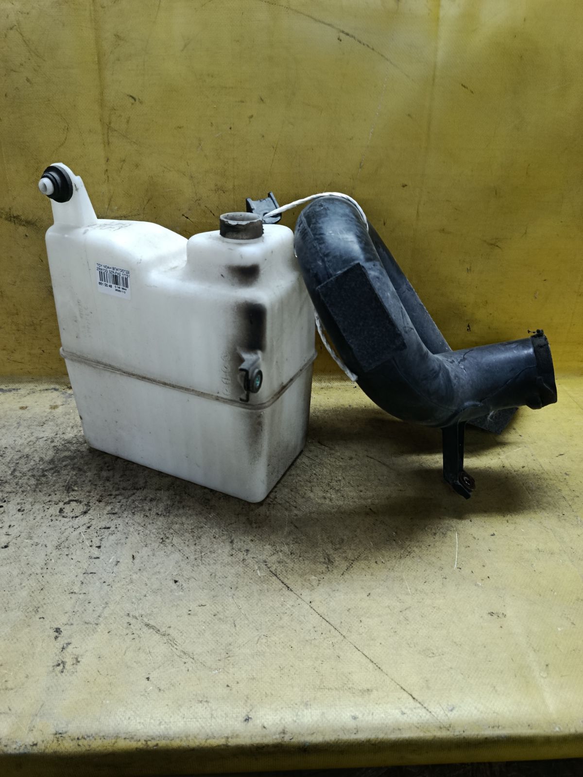 Влагоотделитель 17751-37030, 17752-37020, 17893-37030 на Toyota Noah ZRR70G 3ZR-FAE Фото 2