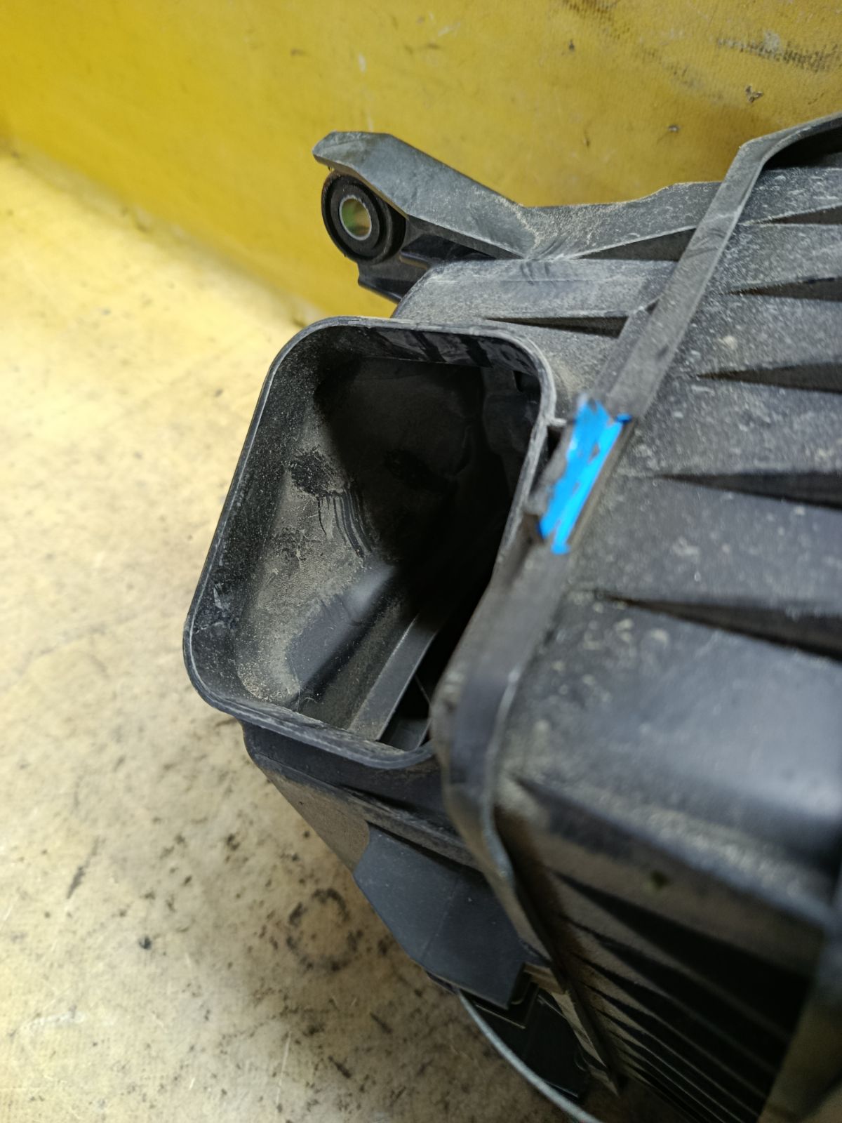 Корпус воздушного фильтра 1500A230, 1505A090 на Mitsubishi Outlander CW5W 4B12 Фото 3