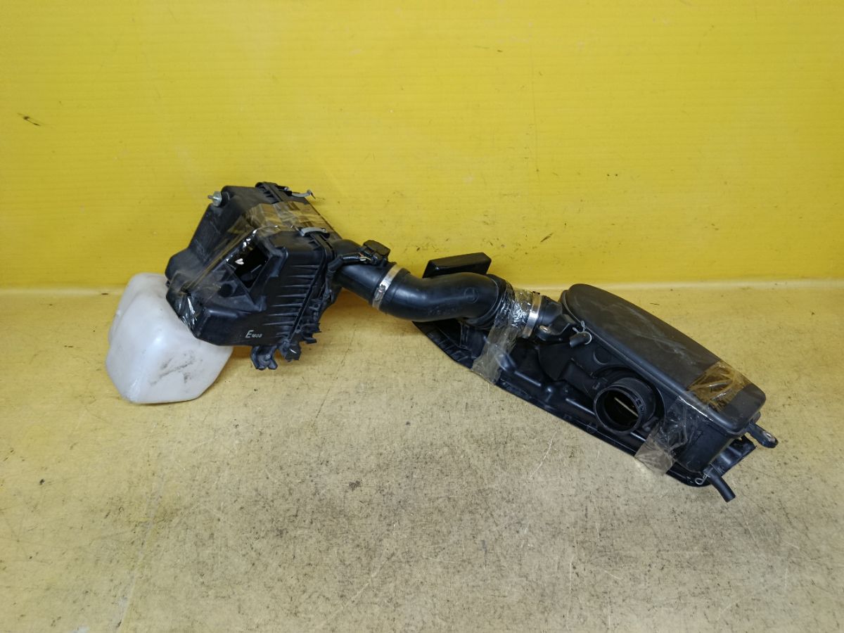 Корпус воздушного фильтра на Subaru Impreza Wagon GH7 EJ203 Фото 1