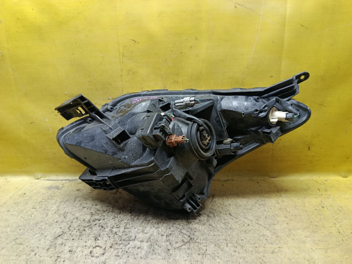 Фара 52-156 52-156 на Toyota Ractis NCP100 Фото 2