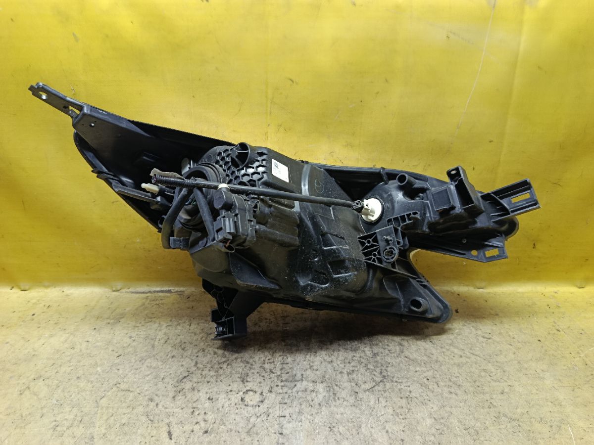 Фара 1868 1868 на Nissan Note E12 Фото 2