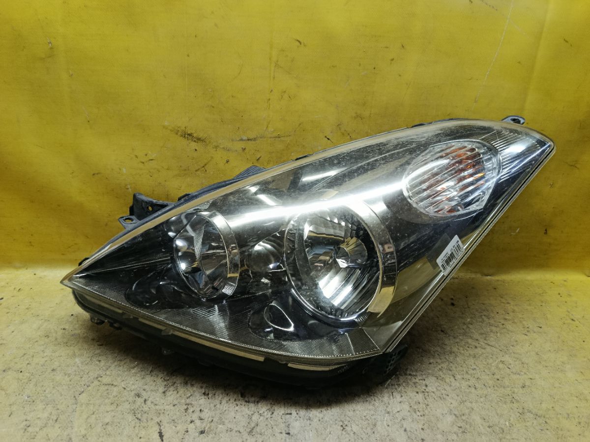 Фара 68-2 68-2 на Toyota Wish ZNE10G Фото 1