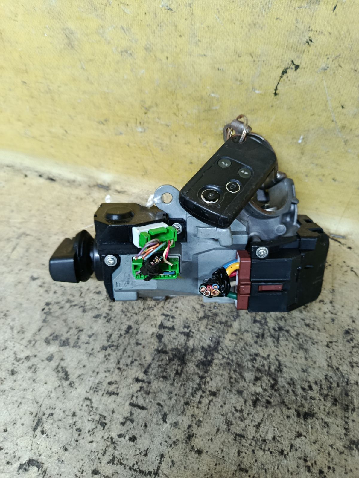 Замок зажигания на Honda Stepwgn RG1 Фото 2