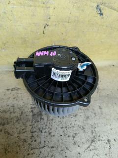 Мотор печки на Toyota Isis ANM10G