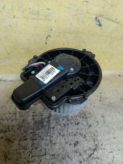 Мотор печки на Toyota Aqua NHP10