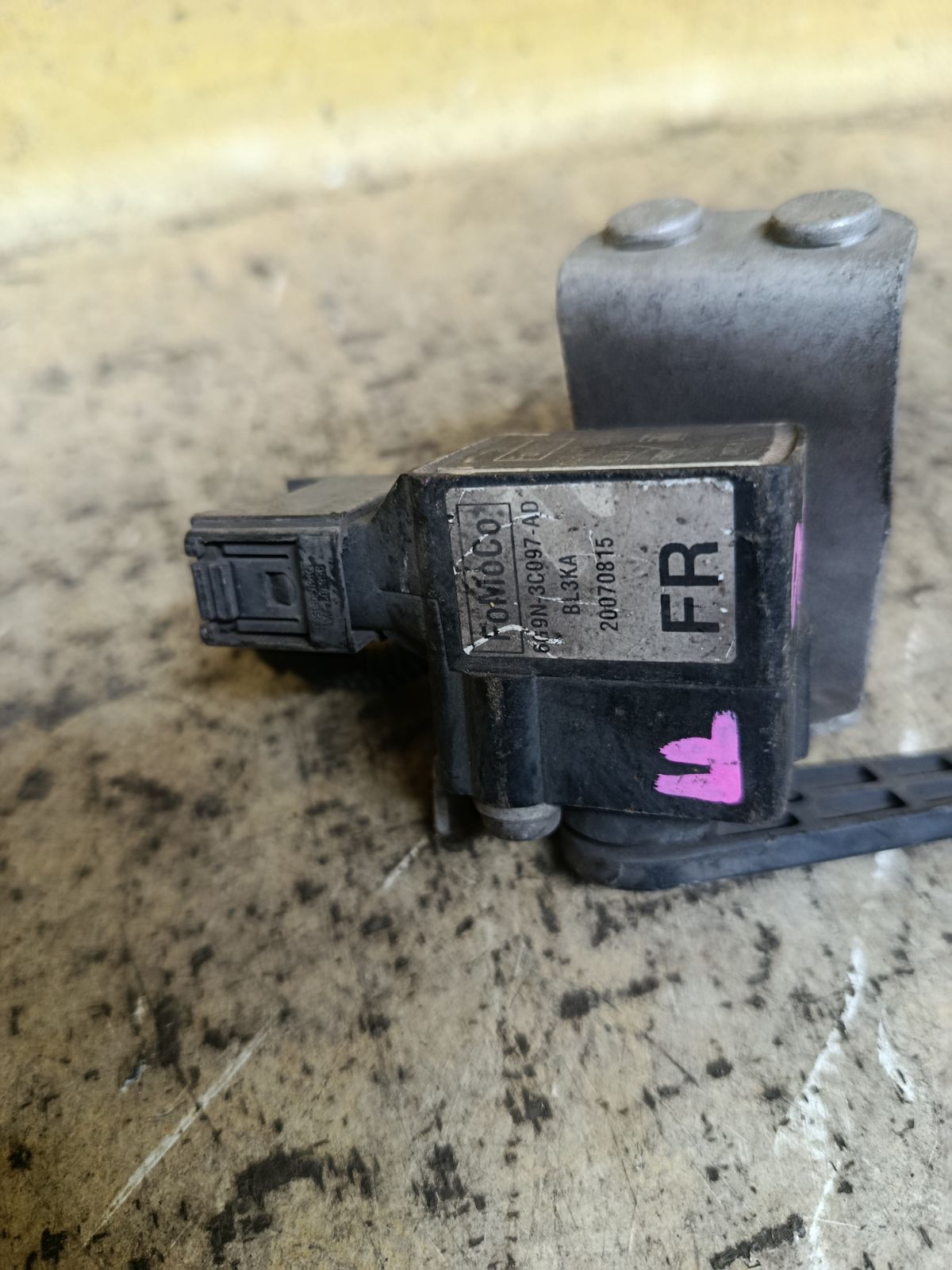 Датчик регулировки наклона фар 6G9N-3C097-AD на Volvo V70 BW Фото 4