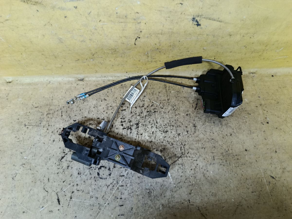Замок двери на Nissan March AK12 Фото 3