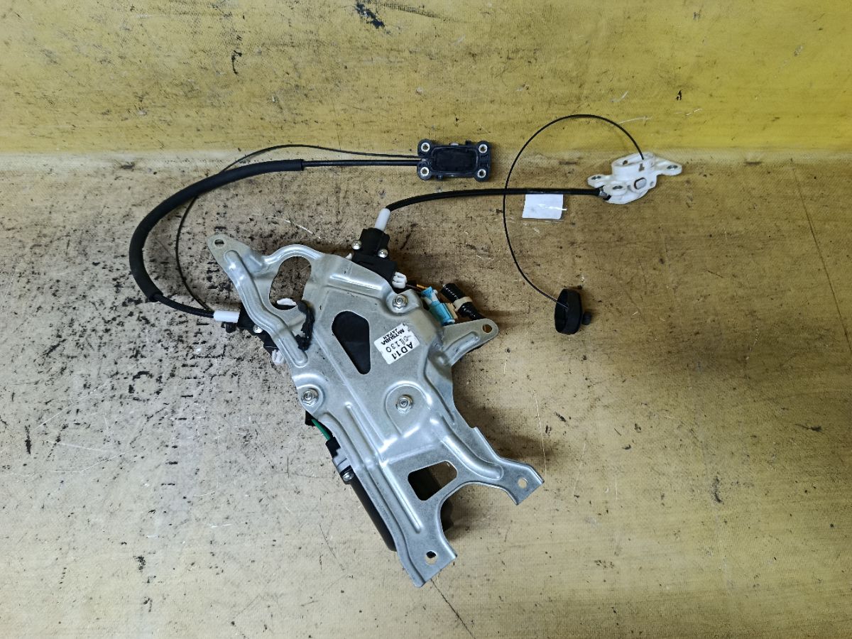 Доводчик двери на Honda Stepwgn RG1 Фото 2