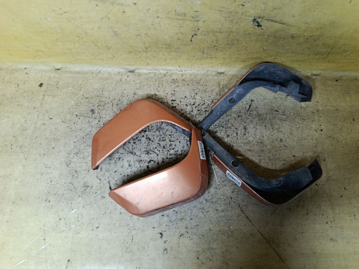 Брызговик на Toyota Passo KGC30 Фото 1