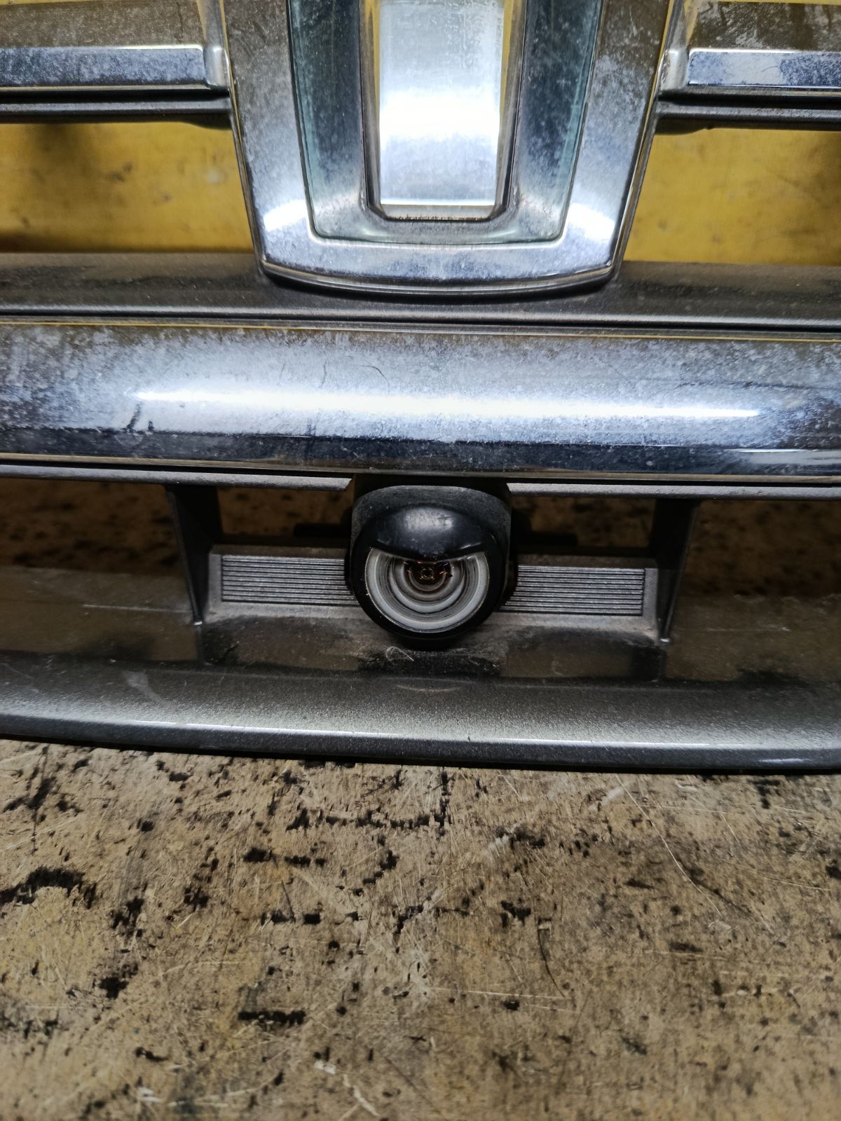 Решетка радиатора 53101-44270/80, 86790-44160 на Toyota Isis ANM15W Фото 2