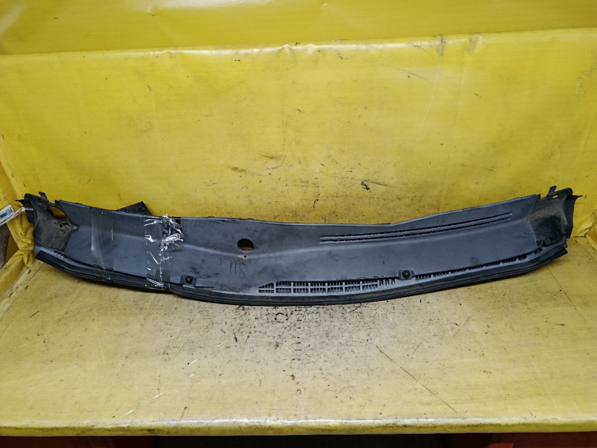 Решетка под лобовое стекло 72330-54M0 на Suzuki Solio MA15S Фото 1