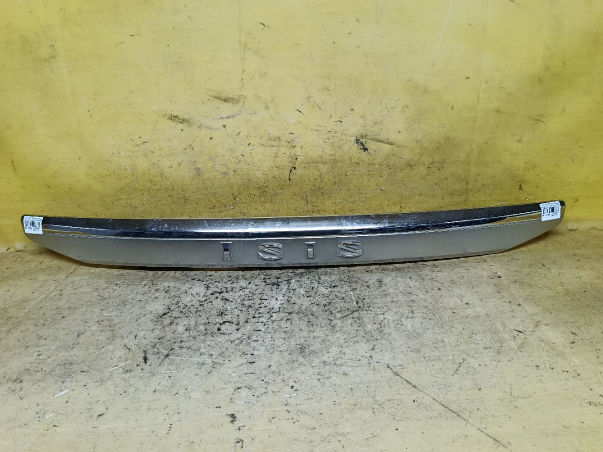 Планка задняя 76801-44130 на Toyota Isis ANM10G Фото 1